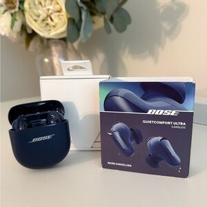 Bose QuietComfort Ultra Earbuds - Lunar Blue